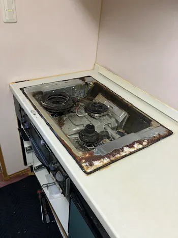 埼玉県日高市のお客様のビルトインコンロ交換工事　具体的な工事内容1